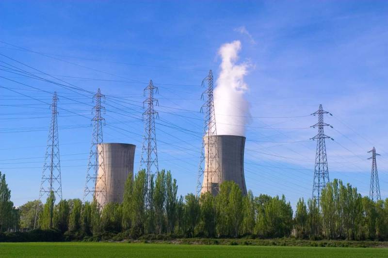 Infrastructures nucléaires en région PACA illustrant les enjeux de sûreté, de qualité et de performance industrielle au cœur de la filière nucléaire française et des exigences de la norme ISO 19443.